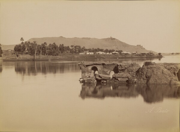 Antonio Beato, [Elephantine Island and the Roman Baths] / [Ile Elephantine et les Bains Romain]