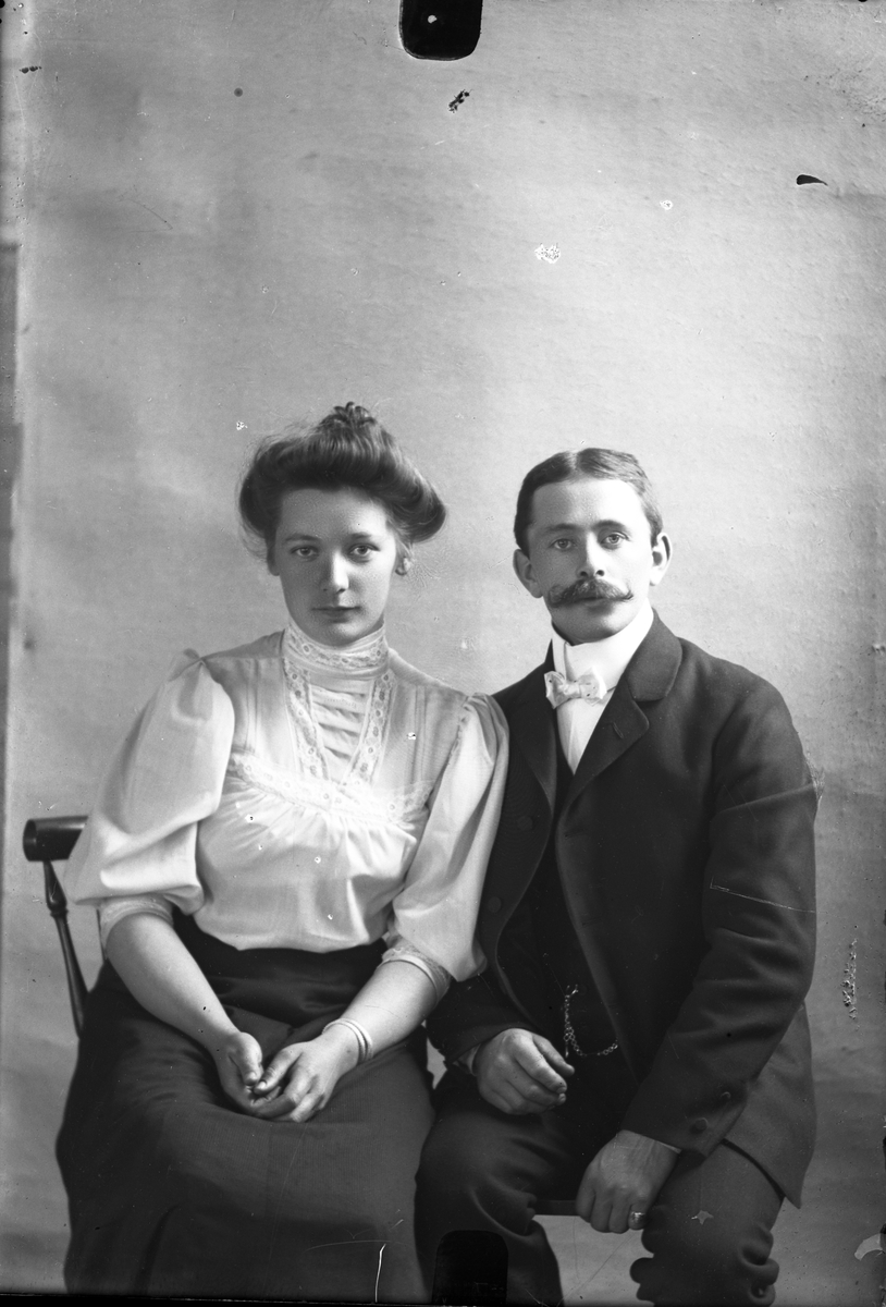 Oscar Holte, Portrett av mann og kvinne