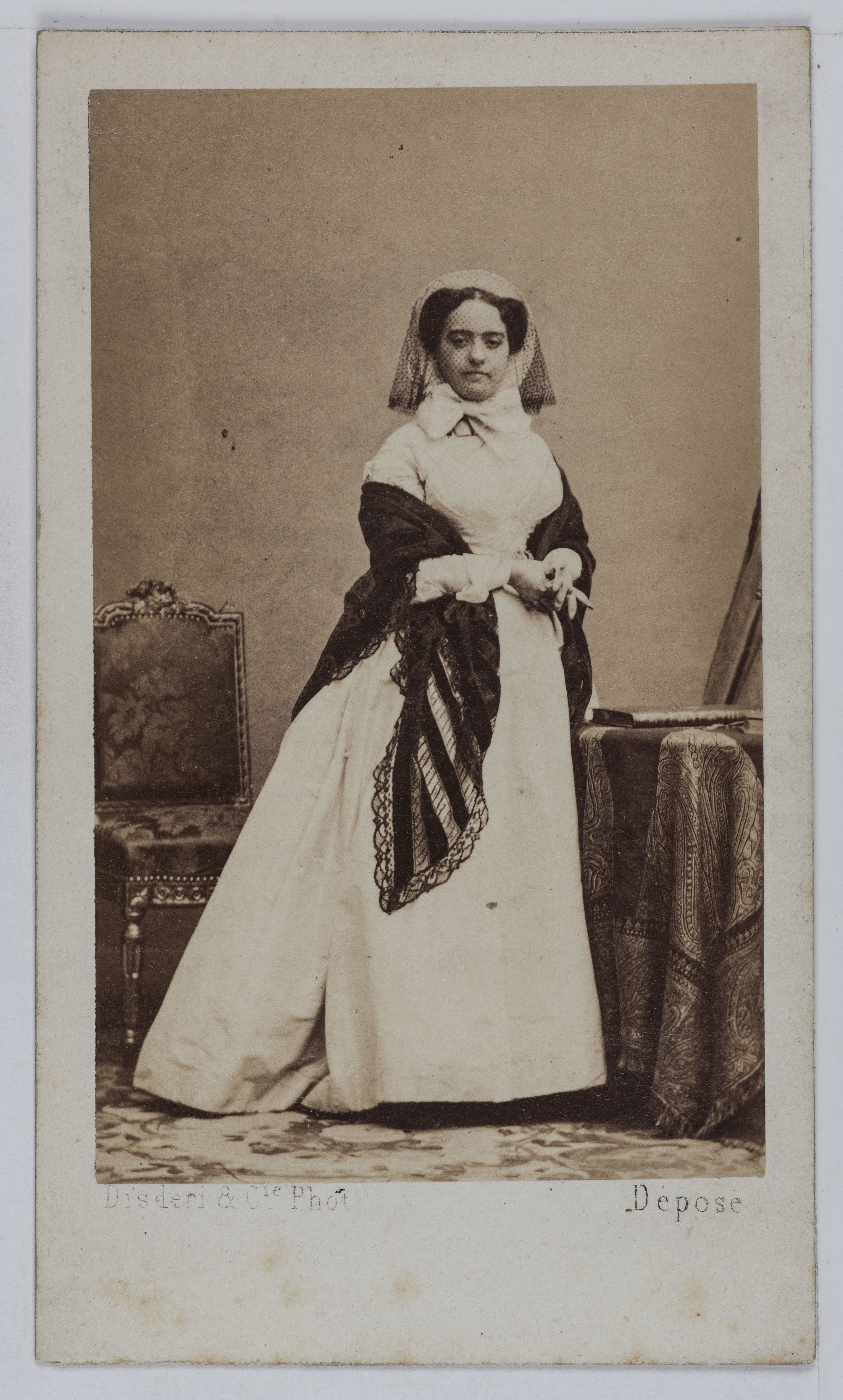 Disderi & Cie, Portrait de Marie Edile Riquier (1832-1911), actrice au Théâtre du Gymnase en 1850 et à la Comédie Française entre 1856 et 1884.