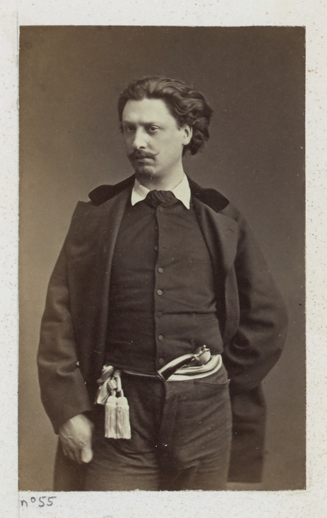 Anonyme, Pilotell Georges Raoul Eugène (1845-1918 ?). Dessinateur et caricaturiste, il collabore à plusieurs journaux avant de lancer son propre journal. La Caricature politique. En 1874 il fut condamné à mort par contumance comme membre de la Commune.