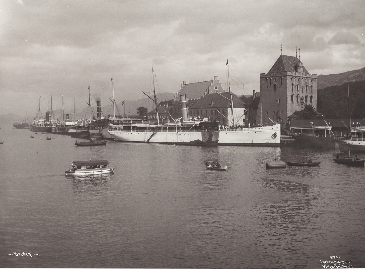 Anders Beer Wilse, Prot: Bergen - Haakonshallen og Valkendorfstårn Juni 1906