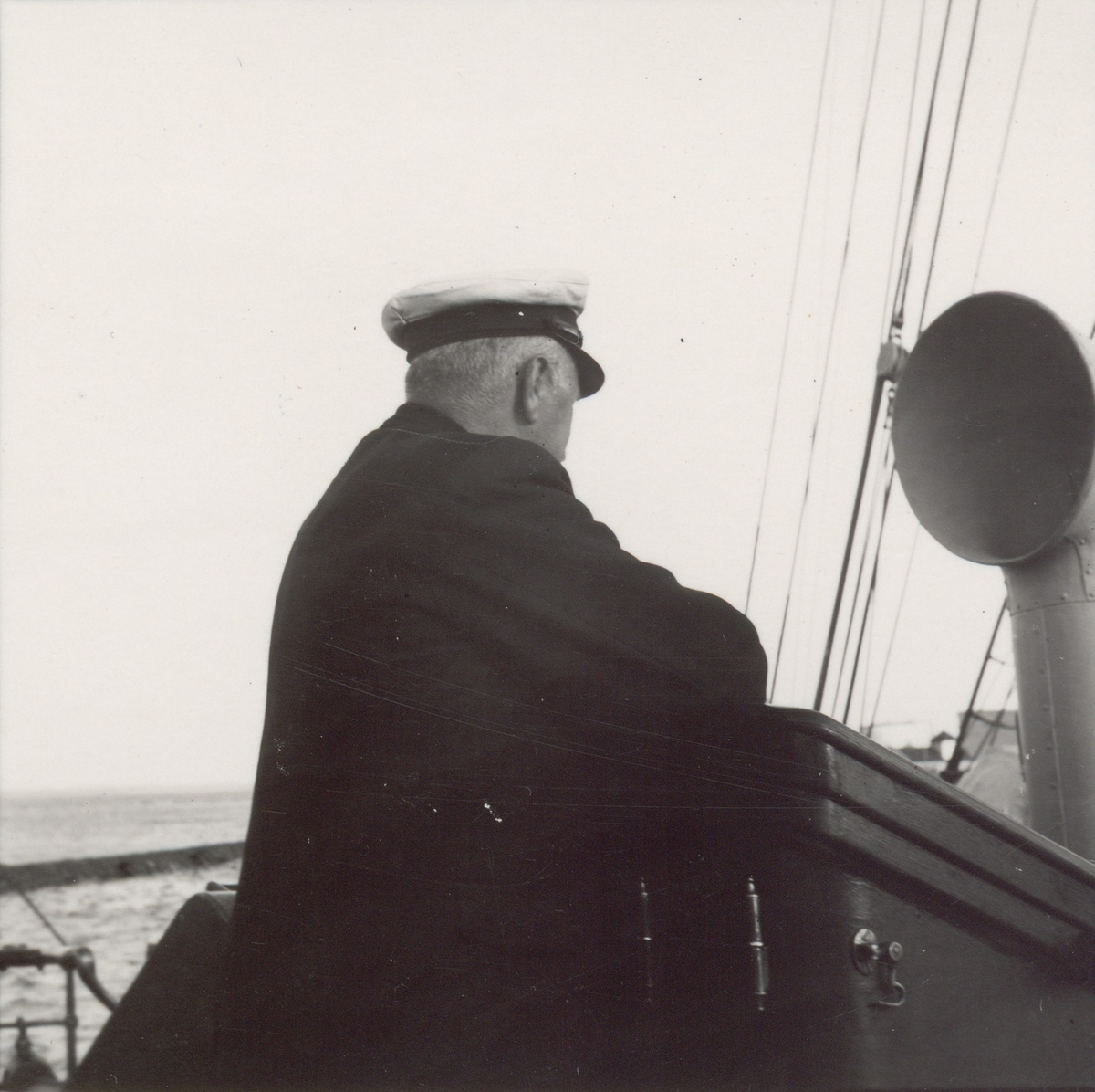 Okänd fotograf,, Kapten på Georg Stage. Danskt skolskepp.