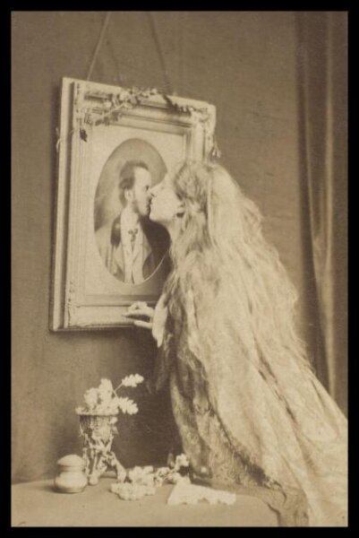 London Stereoscopic and Photographic Company, Guy Little Theatrical Photograph