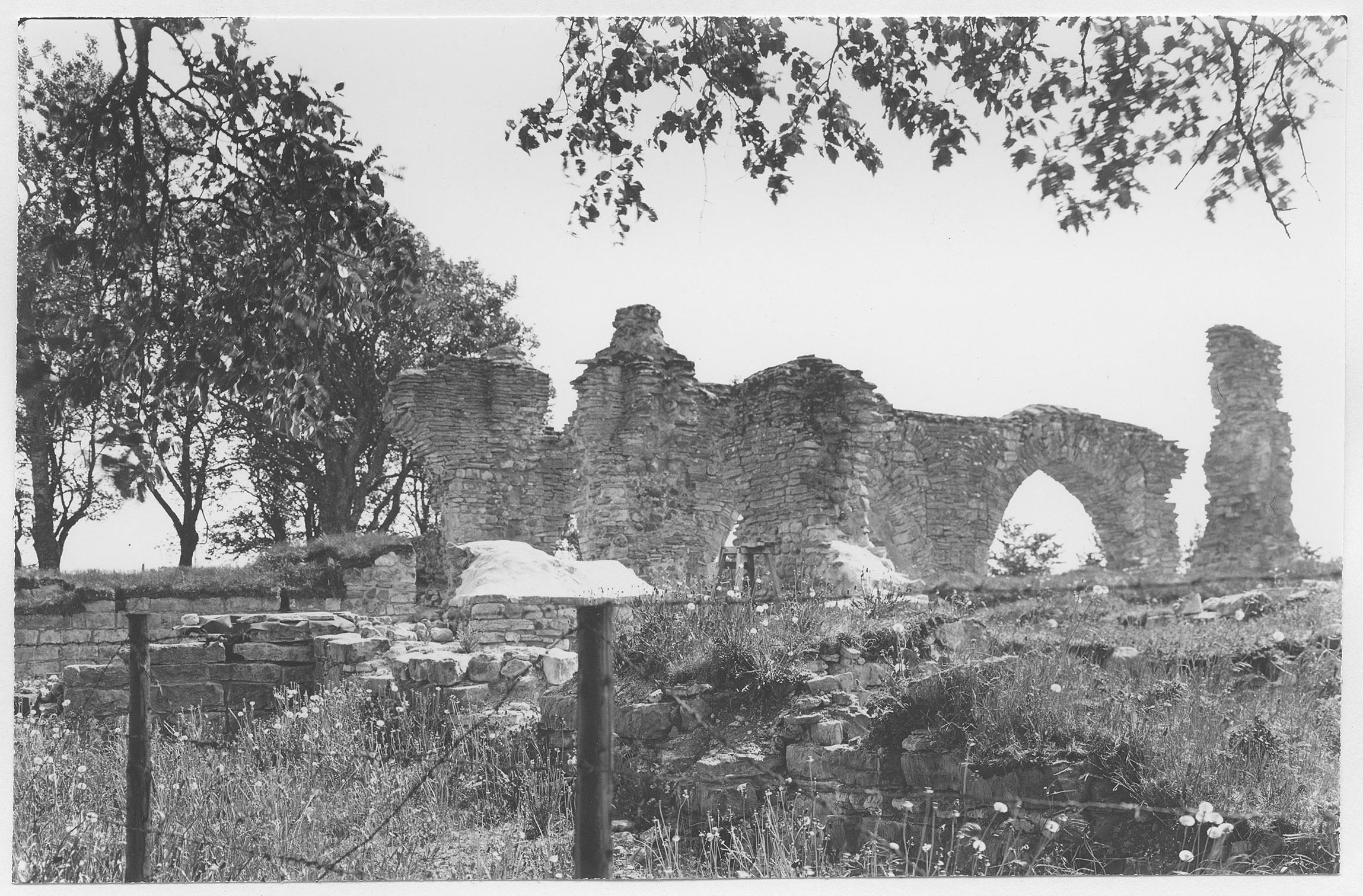 Mårten Sjöbeck, Gudhems klosterruin