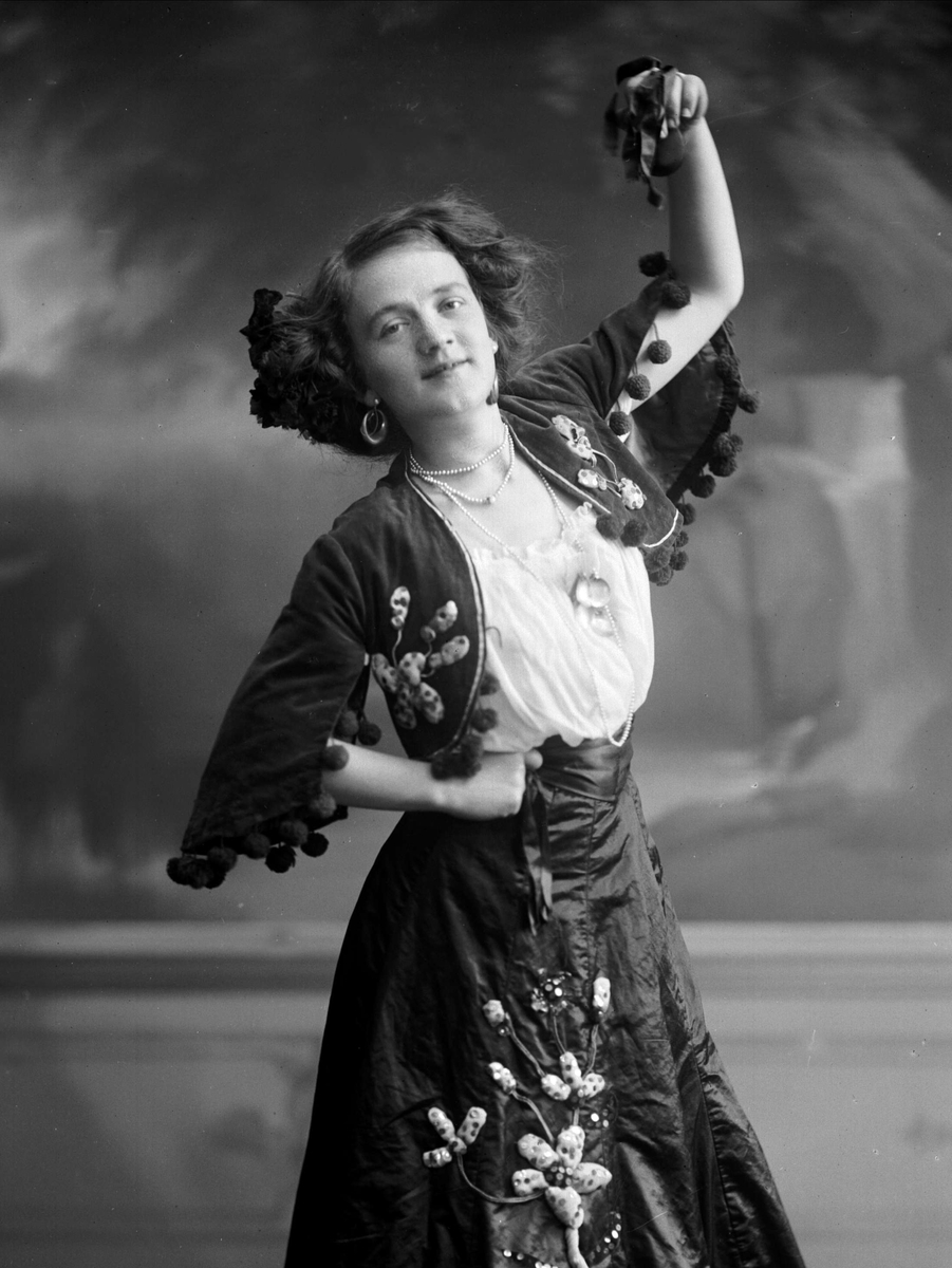 Gustav Borgen, Portrett, Gudrun Klausen, danser, koreograf.