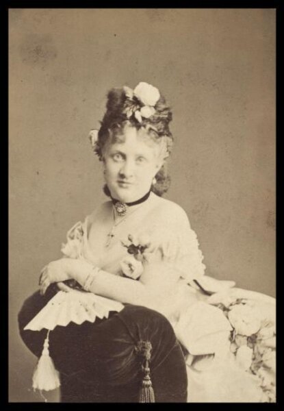 London Stereoscopic and Photographic Company, Guy Little Theatrical Photograph