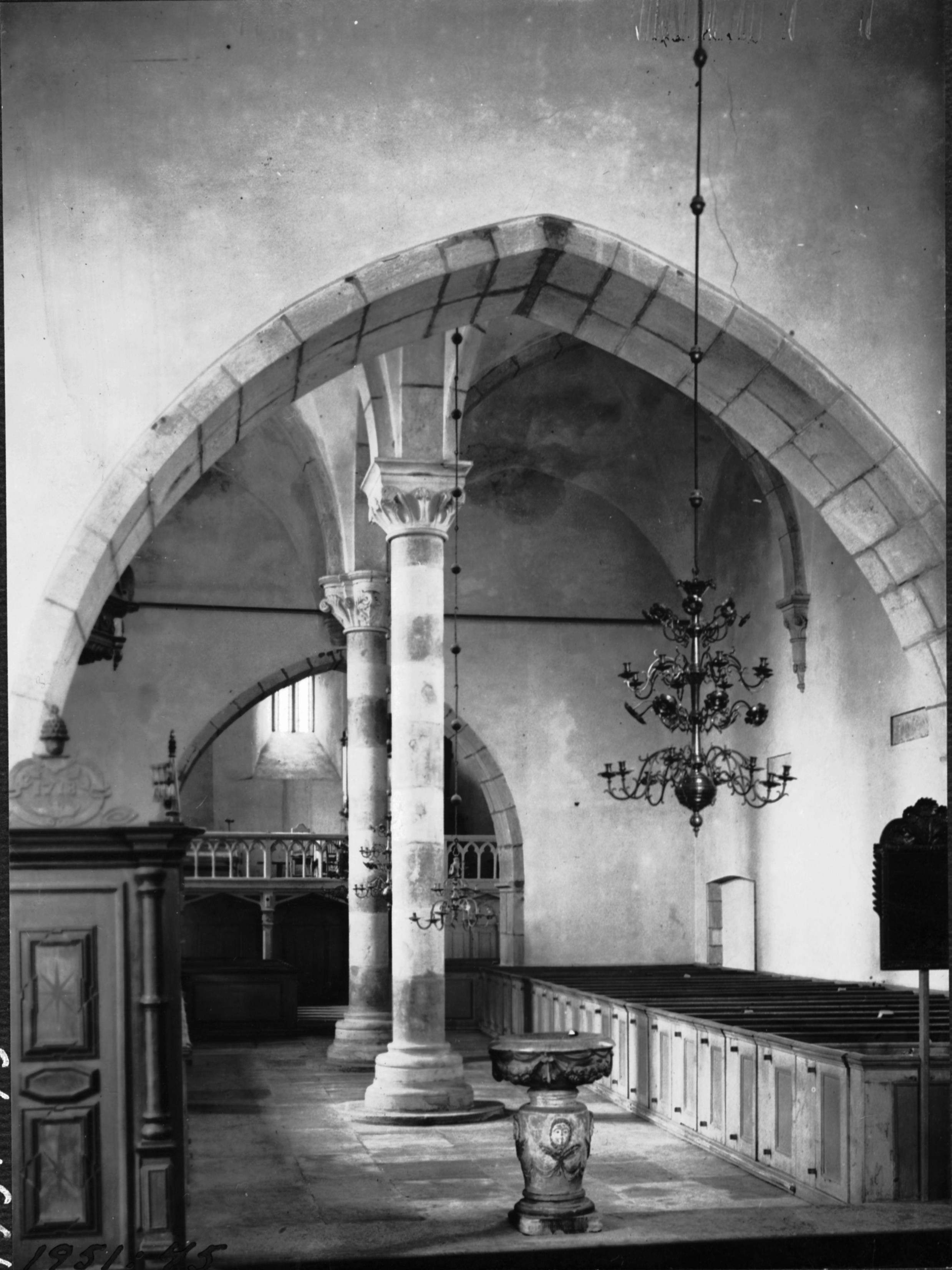 Adolf Niklasson, Lärbro kyrka