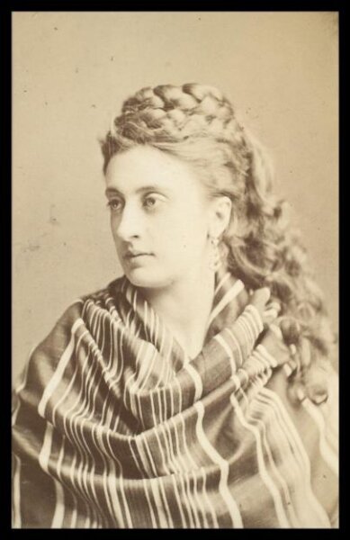 London Stereoscopic and Photographic Company, Guy Little Theatrical Photograph