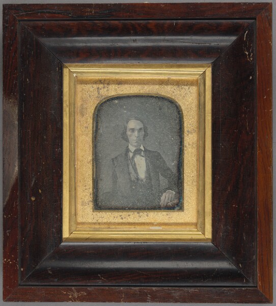 Unknown, [Portrait of a Seated Man Wearing Octagonal-shaped Glasses]