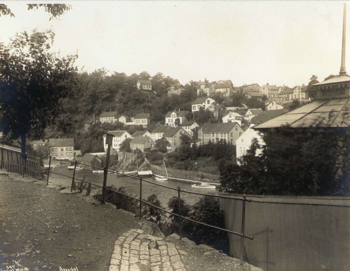 Anders Beer Wilse, Utsikt Fra Tyholmen mot Kittelsbukt og Strømsbu, Arendal, Aust-Agder, 1912.