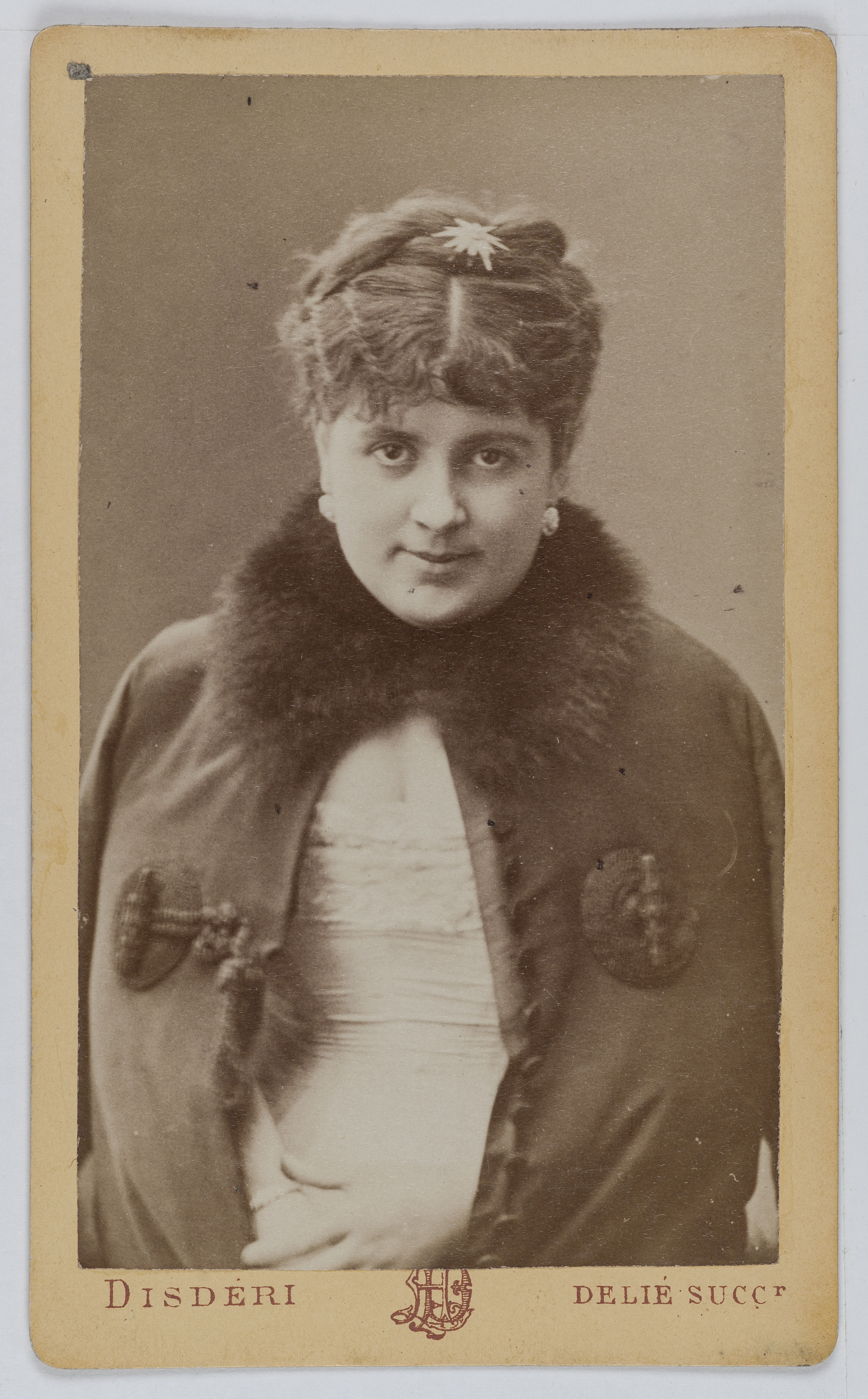 André-Adolphe-Eugène Disdéri, Portrait de Blanche Marie Eugénie Querette, actrice de théâtre entre 1868 et 1880.