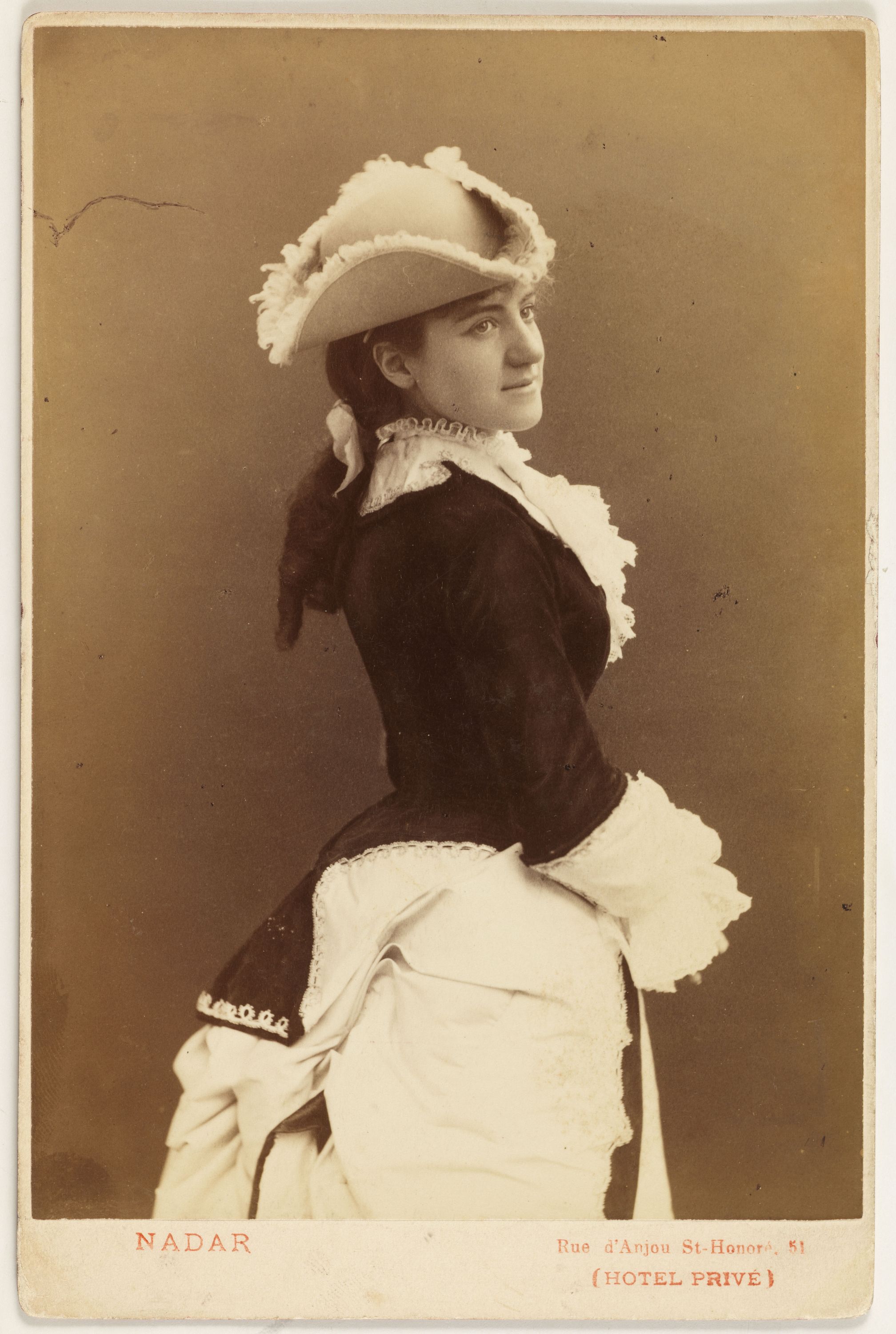 Atelier Nadar, Portrait de Burton, actrice