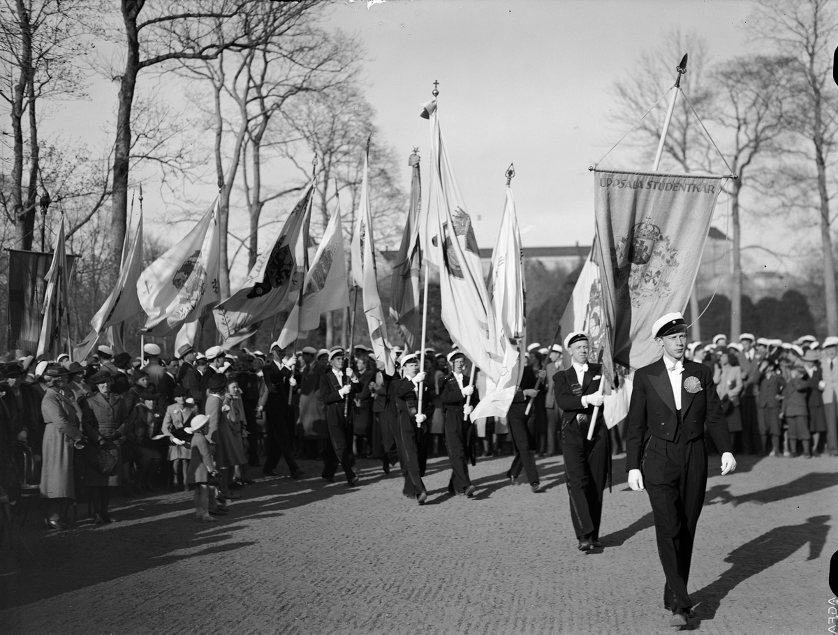 Paul Sandberg, "Vårfesten i Upsala nordiskt betonad" - Uppsala Studentkårs fanborg i Botaniska trädgården, Uppsala 1942