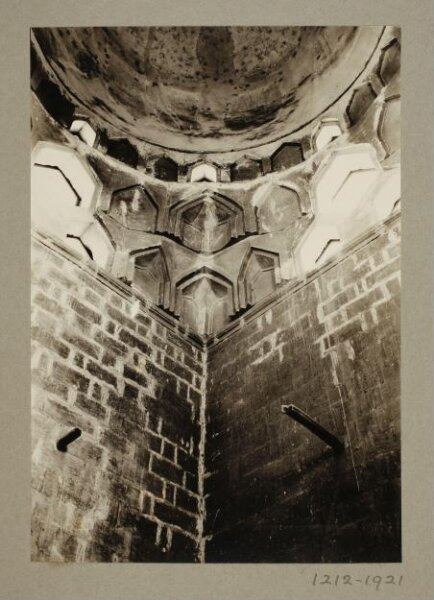 K.A.C. Creswell, Pendenvite of the mausoleum of Guzal (Sidi Karkar), Cairo