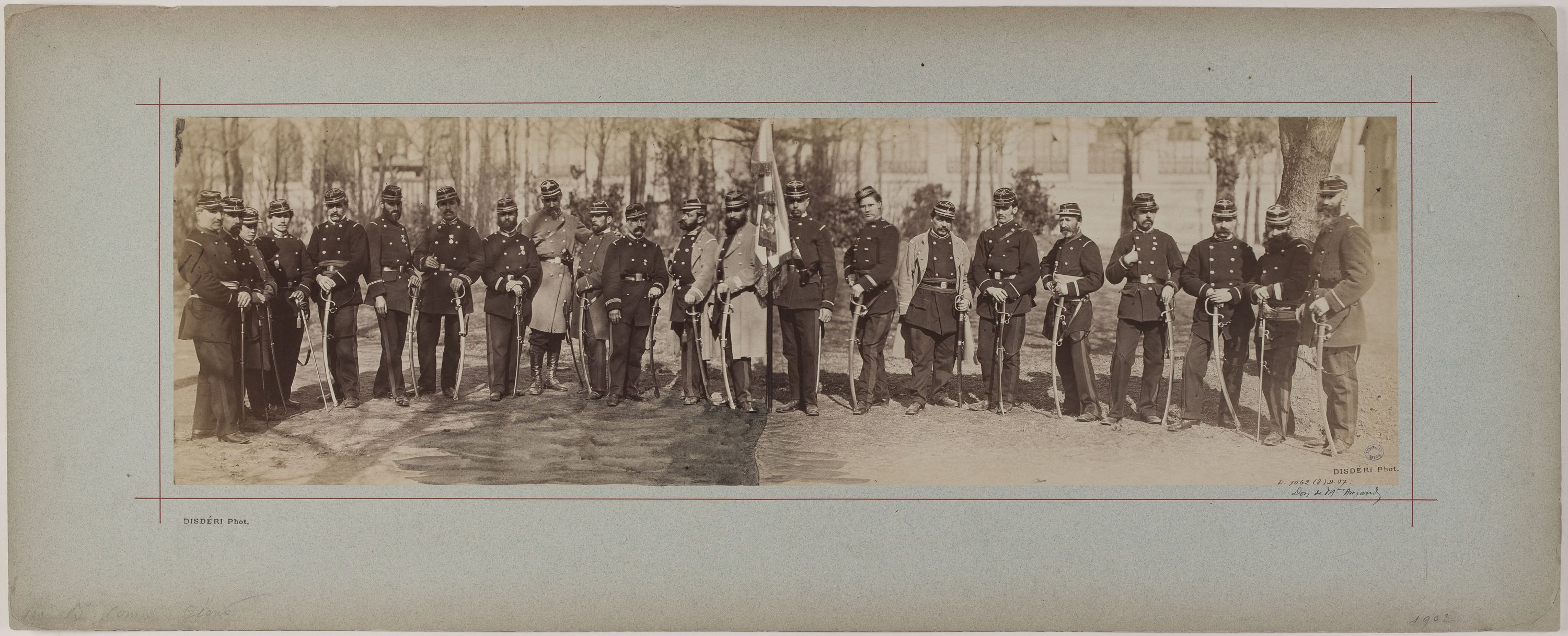 André-Adolphe-Eugène Disdéri, Panorama : portrait de groupe de soldats