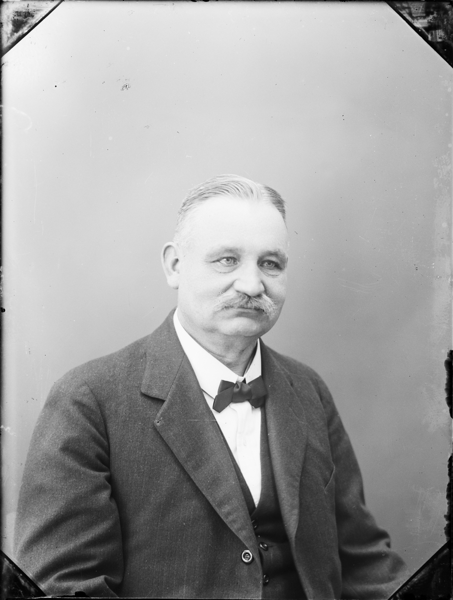 Skötsner-Edhlund, Järnhandlare Edvard Holmgren, Östhammar, Uppland