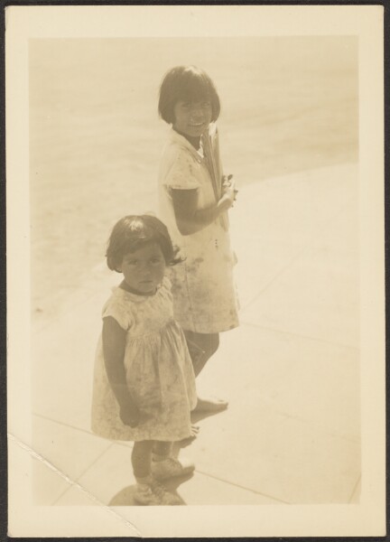 Louis Fleckenstein, [Two Children on Sidewalk]