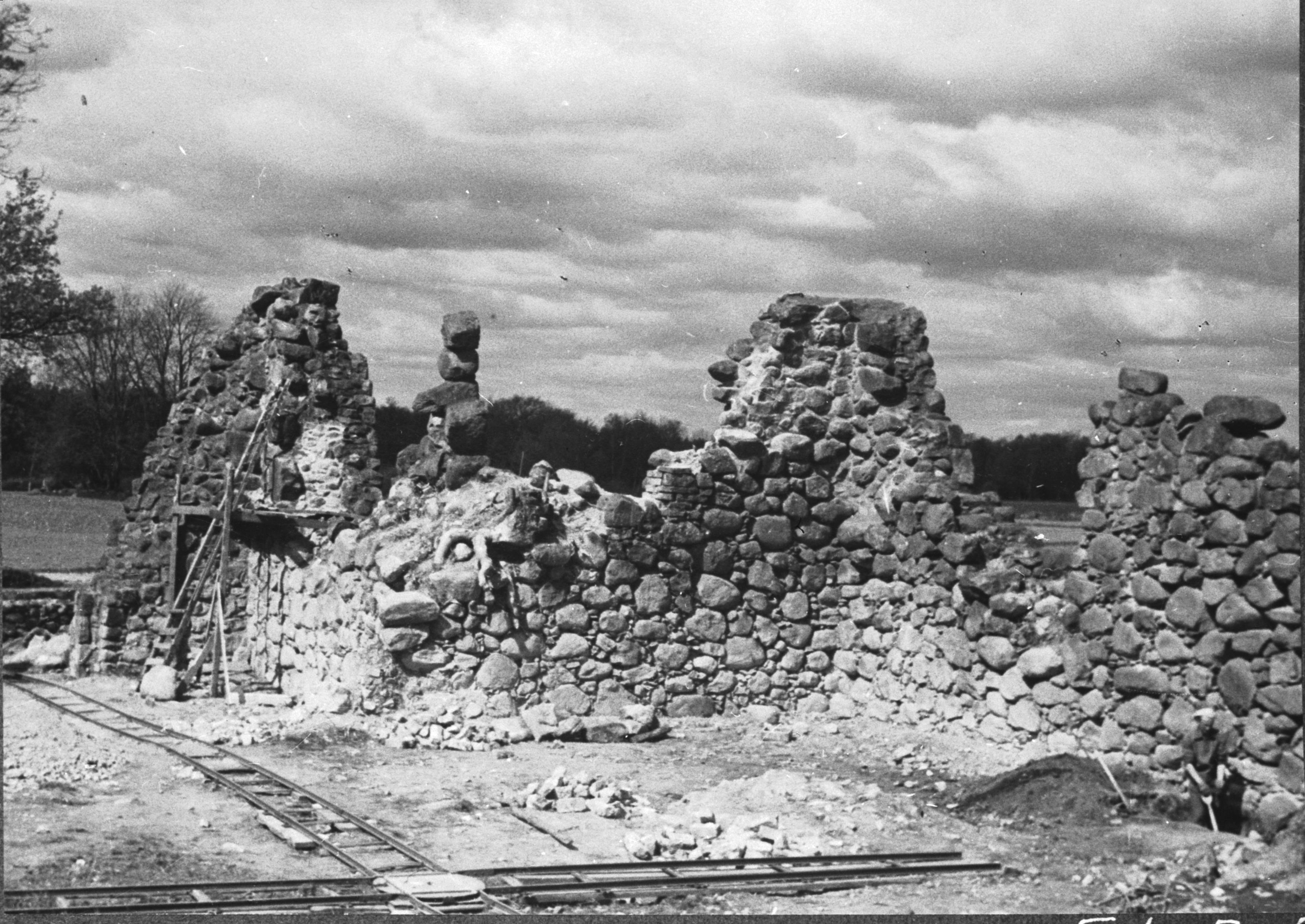 Bertil Berthelson, Mönsterås, Kronobäcks kyrkoruin
