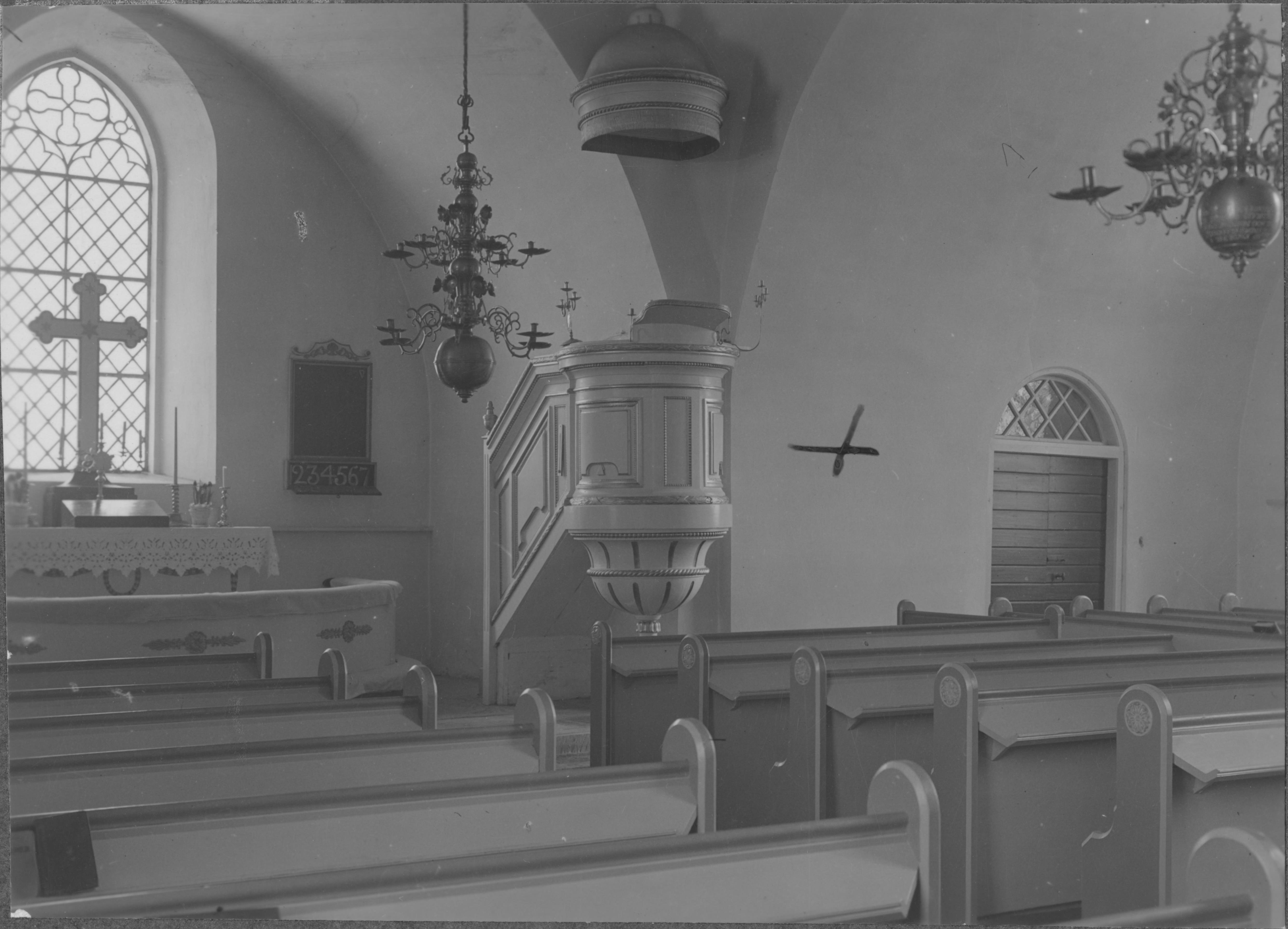 E. Lundberg, Rogslösa kyrka