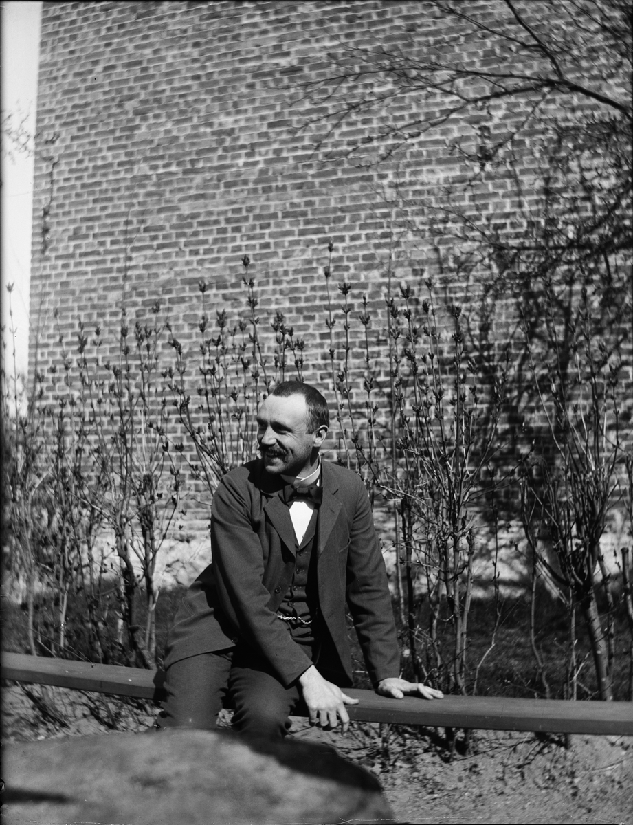 Carl Liljefors, Ruben Liljefors, Edda neighborhood, Svartbäck street 37, Uppsala 1900 - 1901