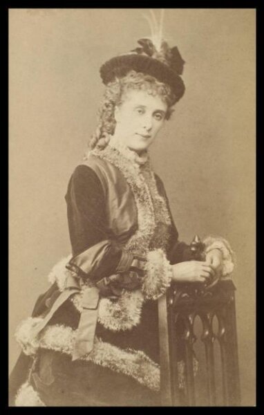 London Stereoscopic and Photographic Company, Guy Little Theatrical Photograph