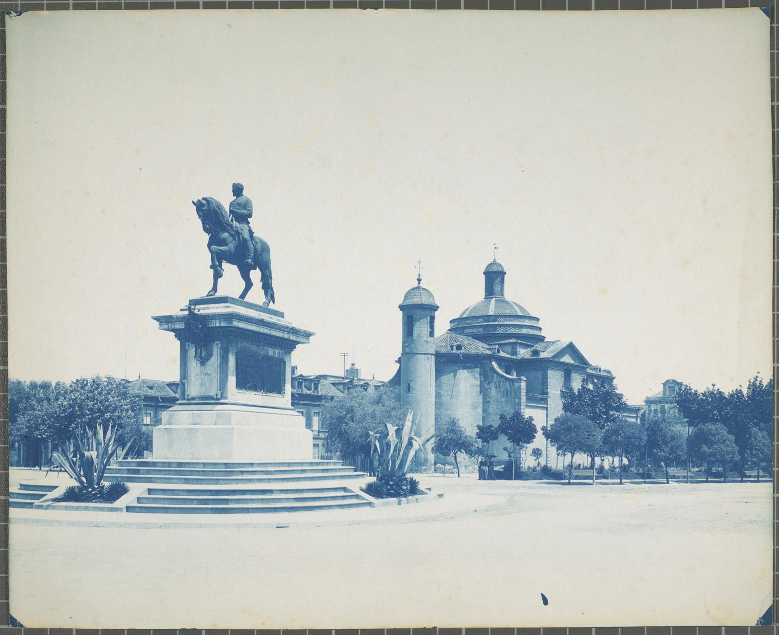 Desconegut, [Monument al general Prim]