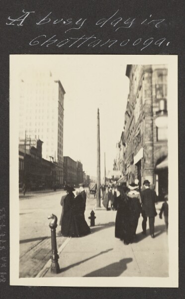 Unknown, [A Busy Day in Chattanooga]
