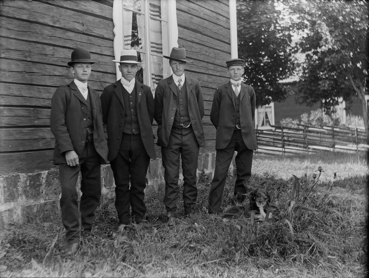 Josef Ärnström, Fyra unga män och en hund