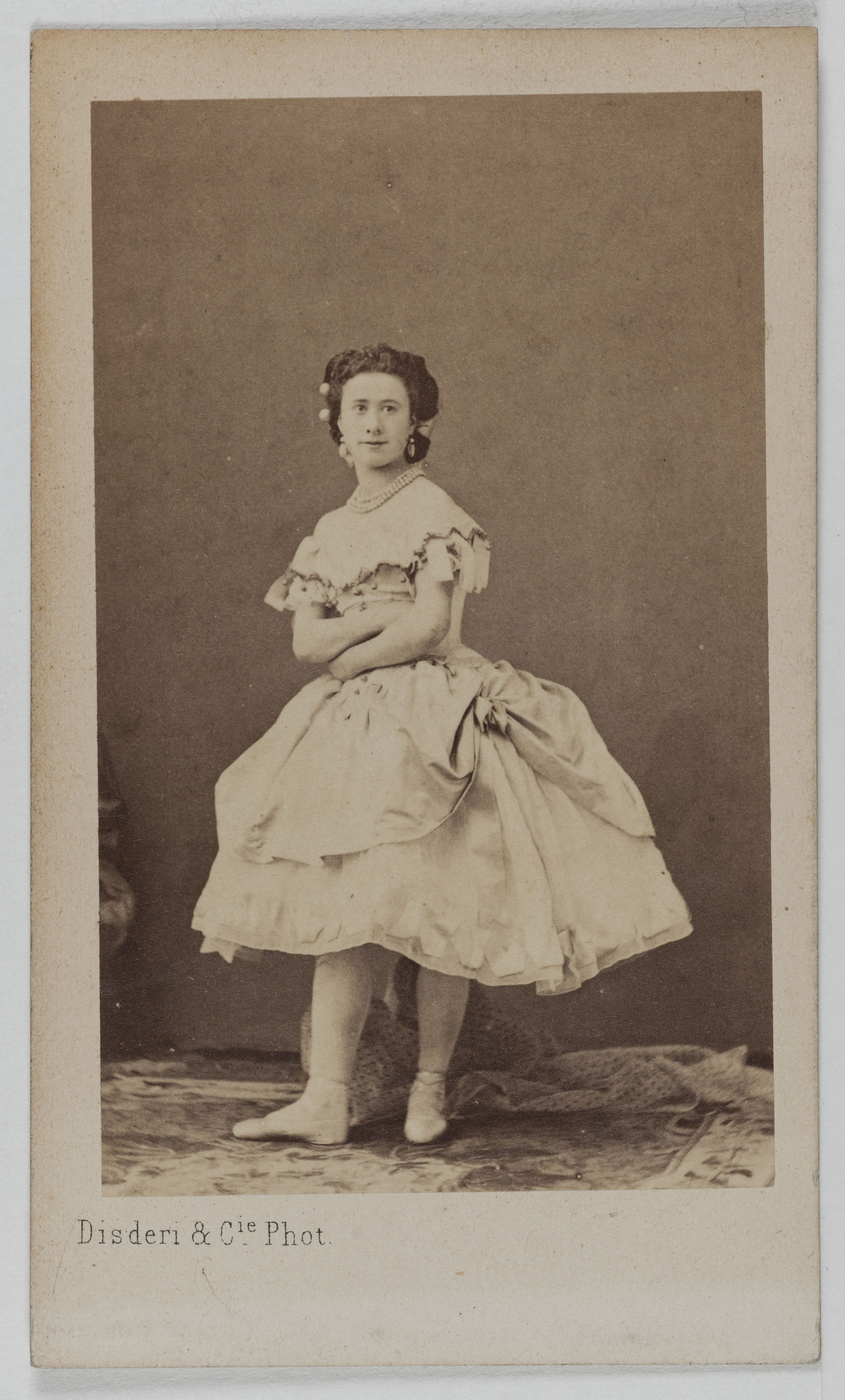 Disderi & Cie, Portrait de Leroy, (danseuse)