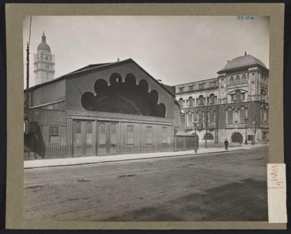 Anonymous, View of disused former entrance, Royal Horticultural Society Gardens with a view of the Imperial Institute in the background, South Kensington