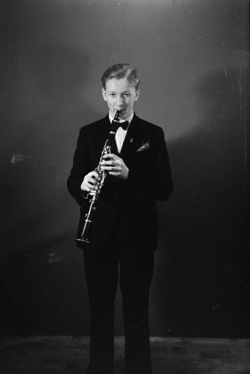 Unknown artist, En musiker med klarinett fra Holtmons trio
