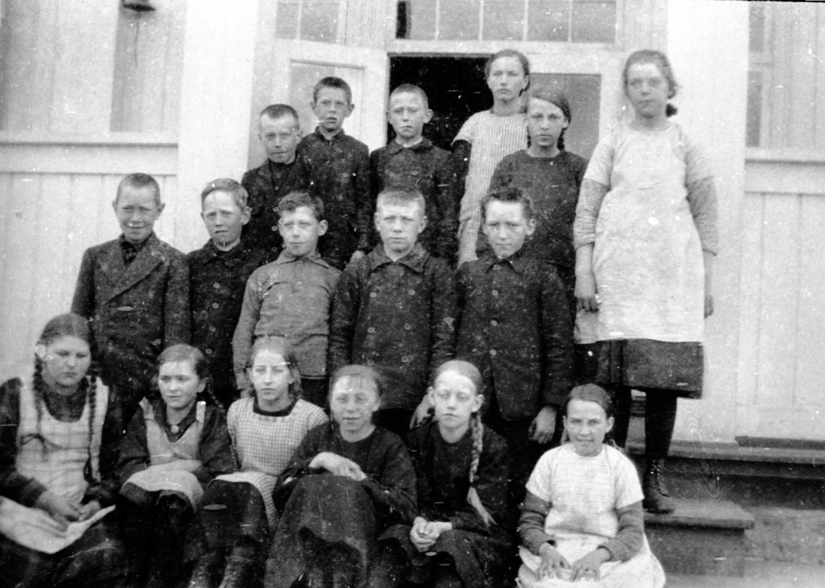 Anno Domkirkeodden, Skoleklasse på Dæhli skole, Nes, Hedmark i 1922.