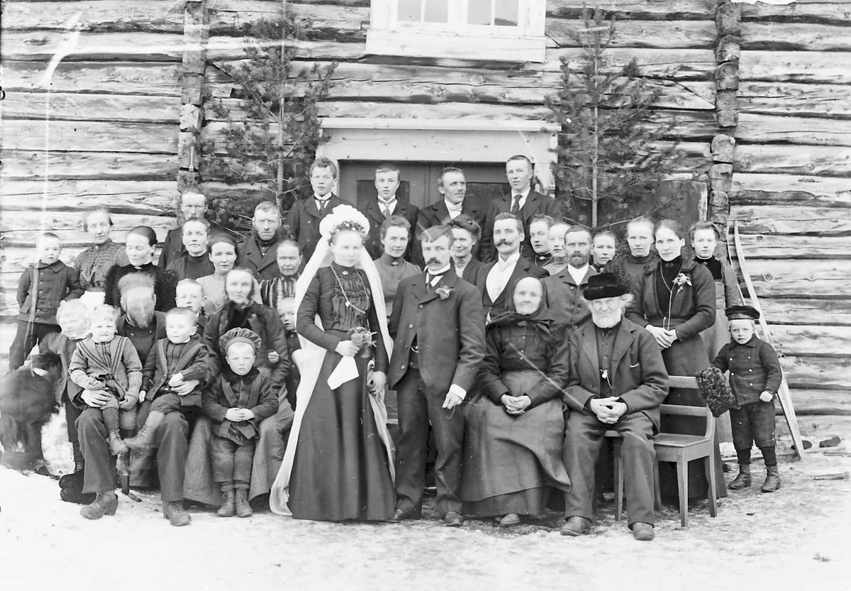 Peder J. Bredalslien, Gruppebilde, Bryllup
