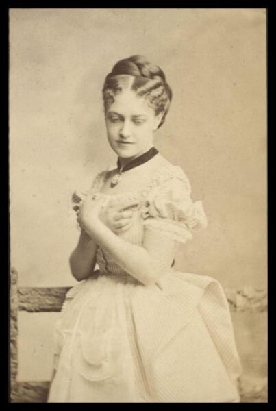 London Stereoscopic and Photographic Company, Guy Little Theatrical Photograph