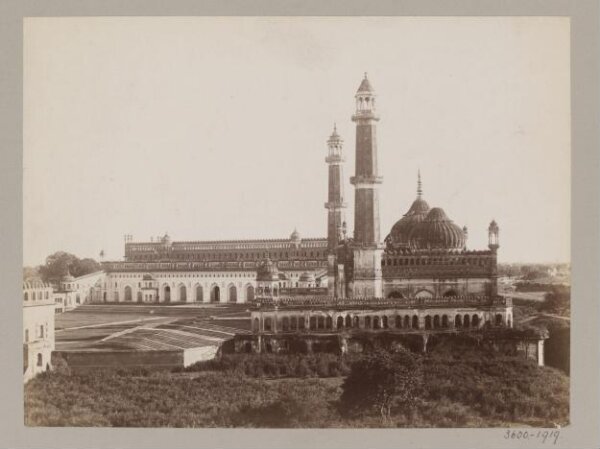Unknown, Asafi Mosque and Great Imambara viewed from the Rumi Darwaza