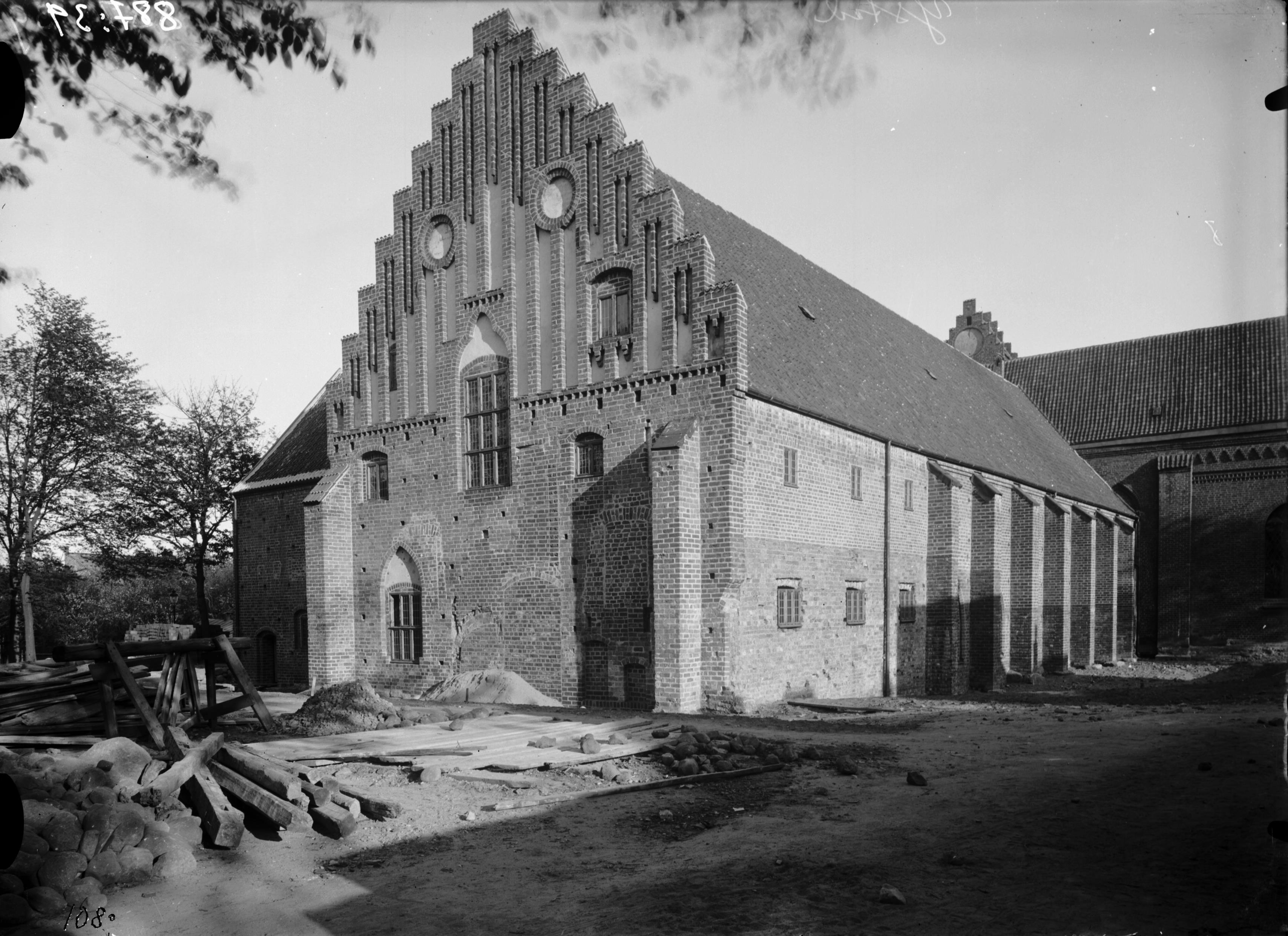 Anders Roland, Sankt Petri kyrka (klosterkyrkan)