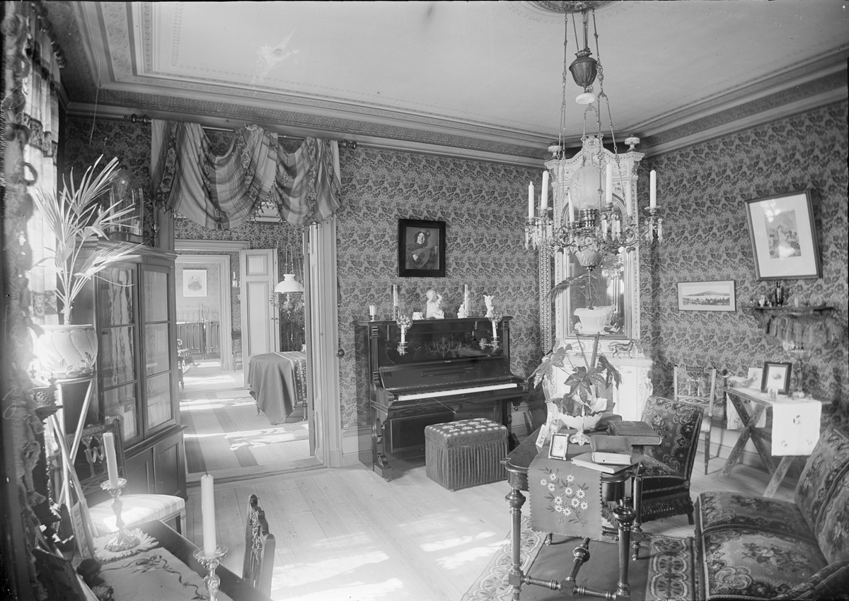 Henri Osti's Fotografiateliér, Artur Edvard Westberg’s home on Bangårdsvard, Uppsala 1903