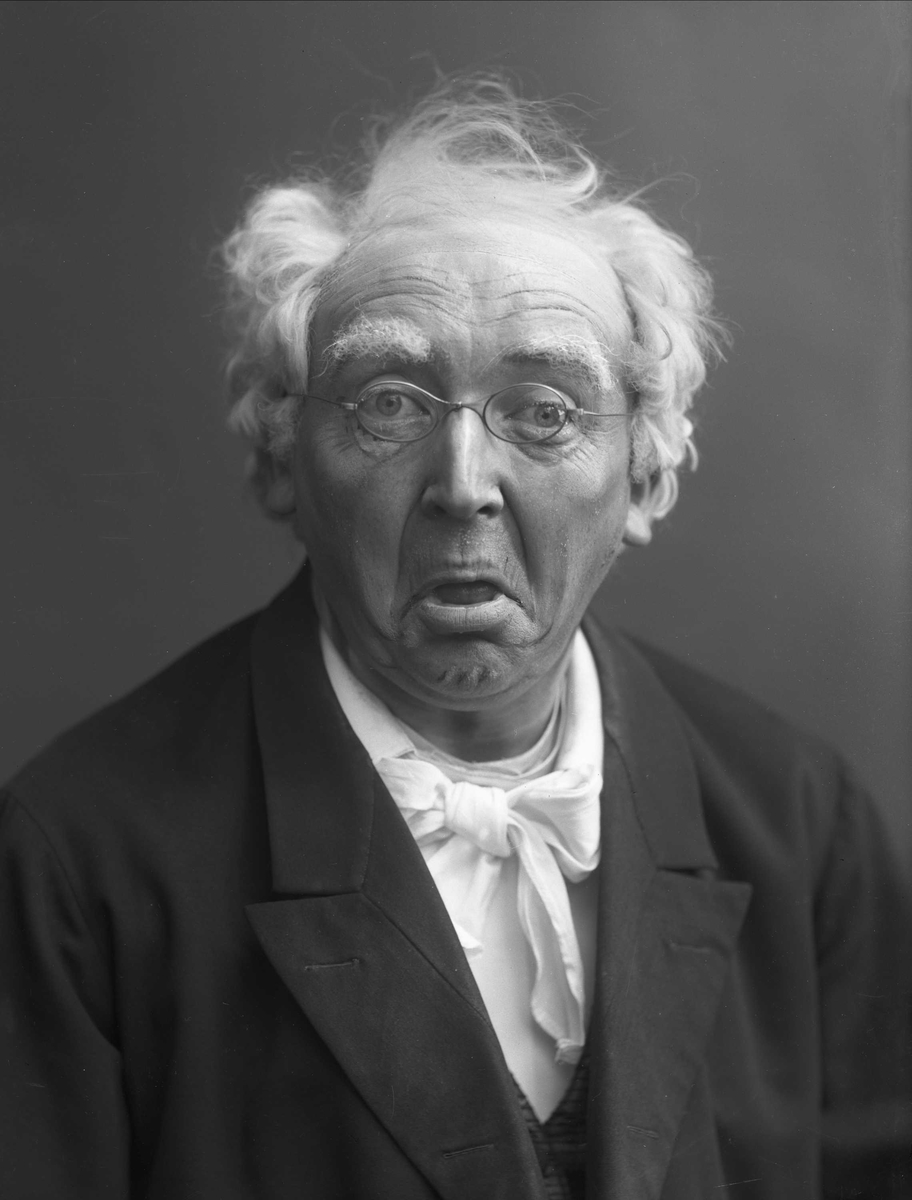 Gustav Borgen, Portrett, skuespiller Stormoen som Helms i Et Opgjør.
