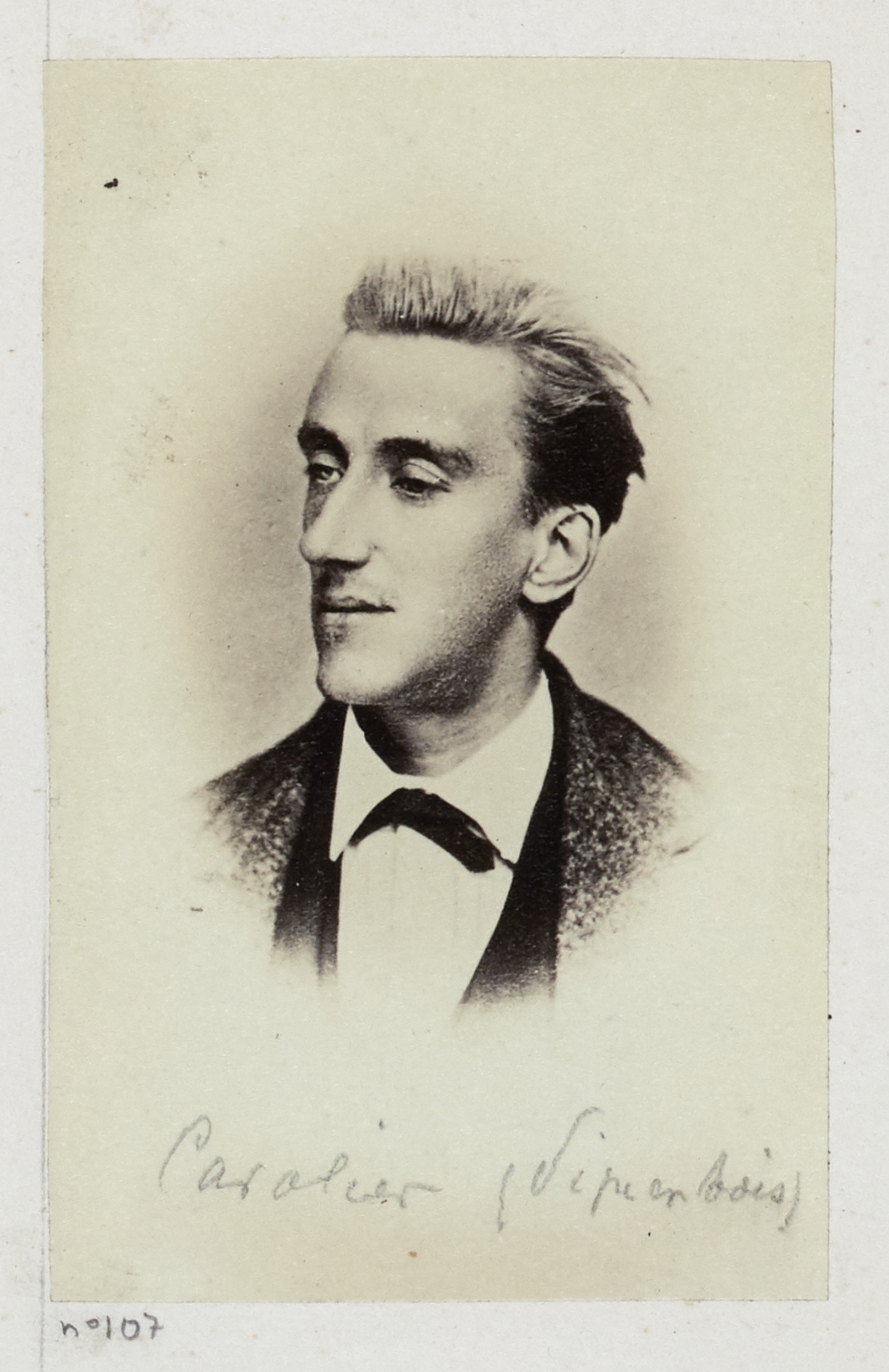Anonyme, Cavalier Georges Louis Marie Alexandre (1842-1878). Ingénieur, surnommé Pipe-en Bois par Jules Vallès, il est ingénieur en chef des voies et promenades publiques pendant la Commune. Condamné à la déportation, sa peine est commuée en bannissement.