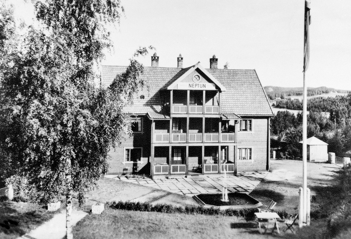 Anno Domkirkeodden, NEPTUN PENSJONAT, ESPA. SE STANGE HISTORIELAGS ÅRBOK"GAMMALT FRA STANGE OG ROMEDAL 2009" S. 204.