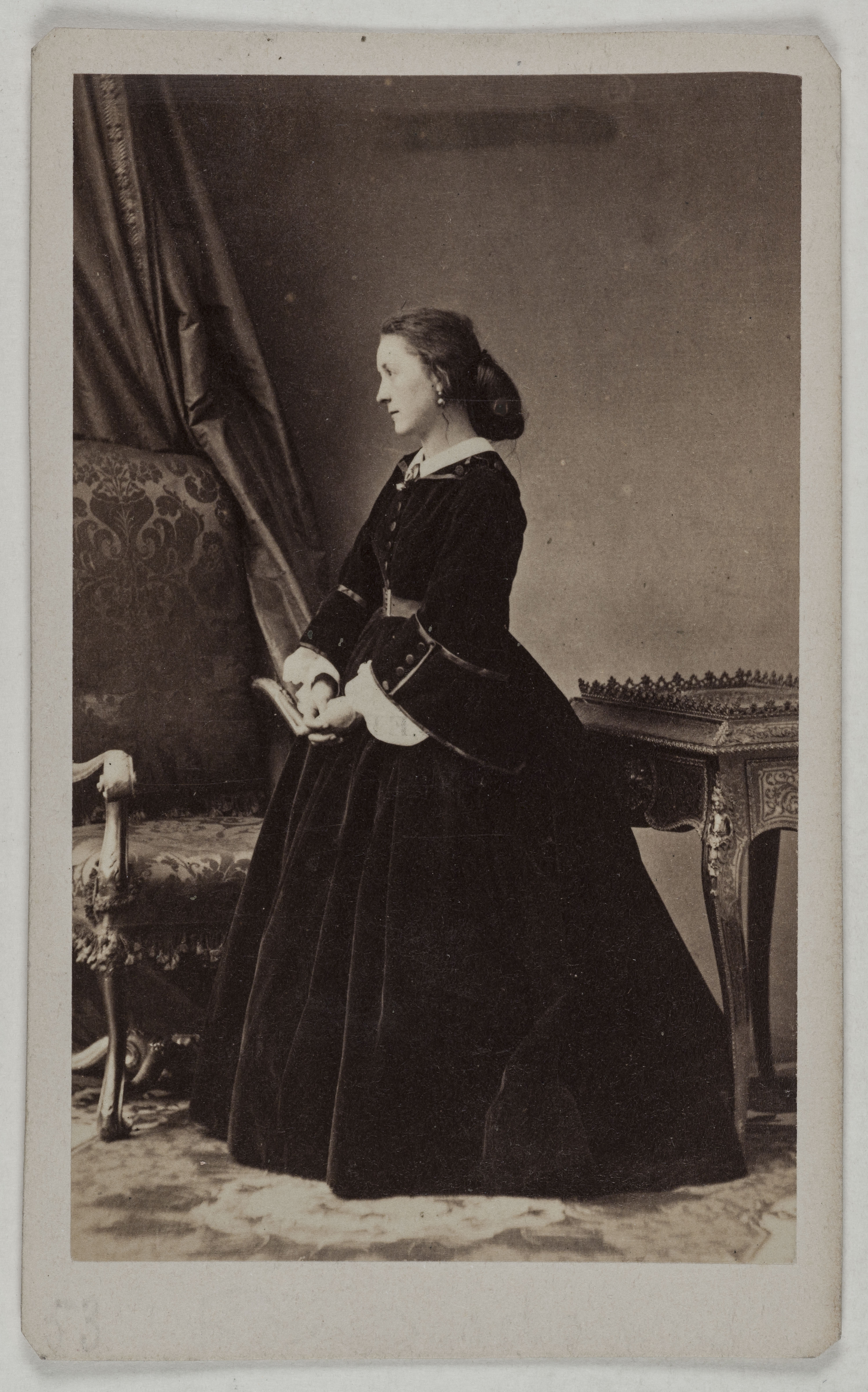 André-Adolphe-Eugène Disdéri, Portrait de Deschamps Rose, (née Céleste Rose Beauregard), (1845-?), (actrice)