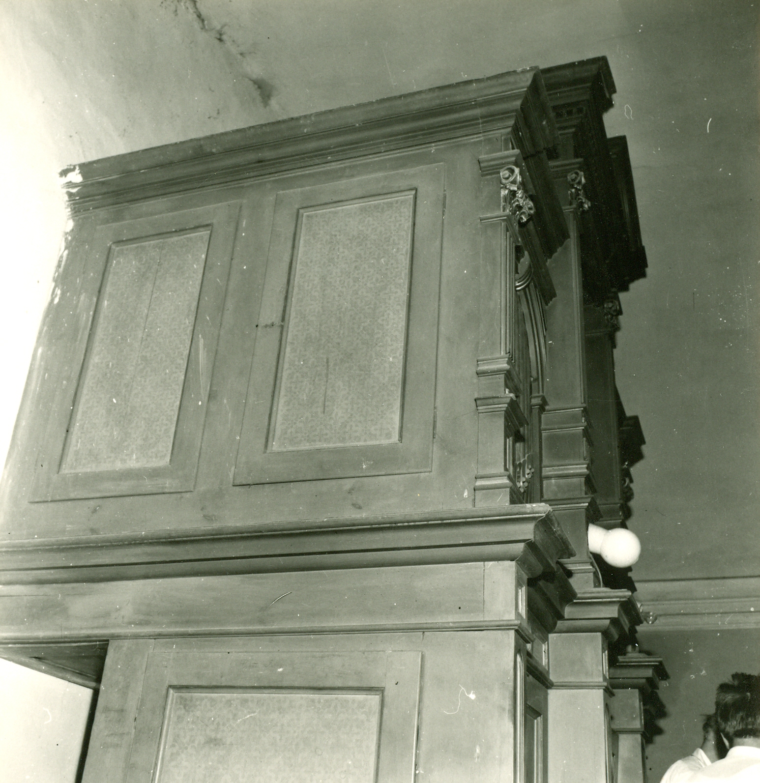 Nino Vranić, Čađavica (Podravska Slatina) - Župna crkva Sv. Petra Apostola - Detalj - lijeva bočna strana kućišta