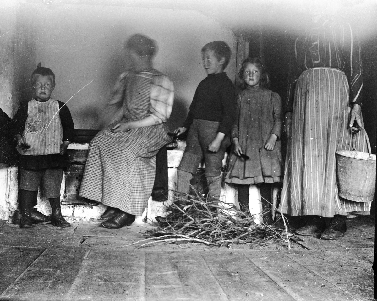 Anders O. Sørhuus, Kvinner og barn på Steimosetra