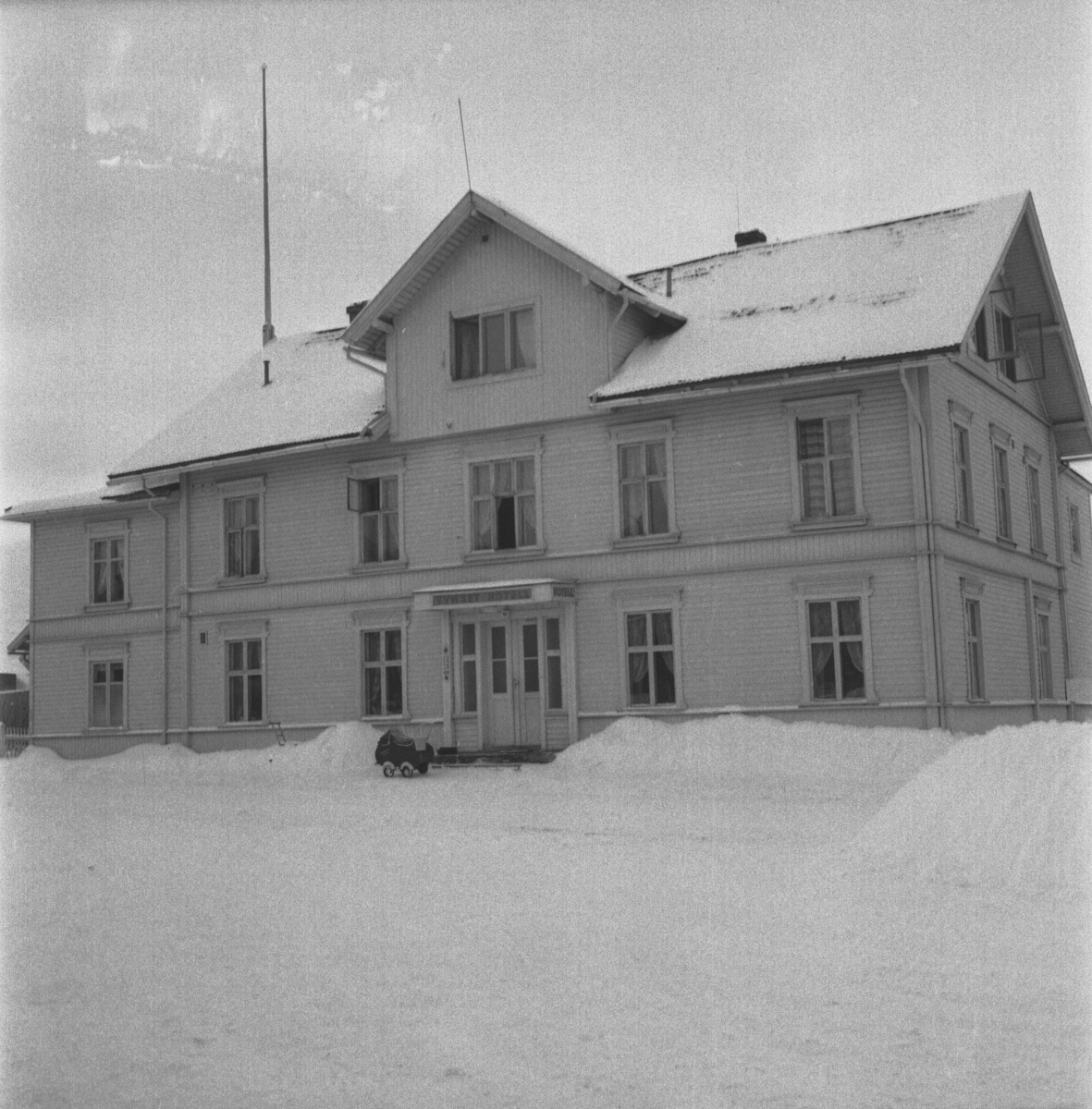 Per Magne Grue, Tynset, Tynset hotell, Barnevogn