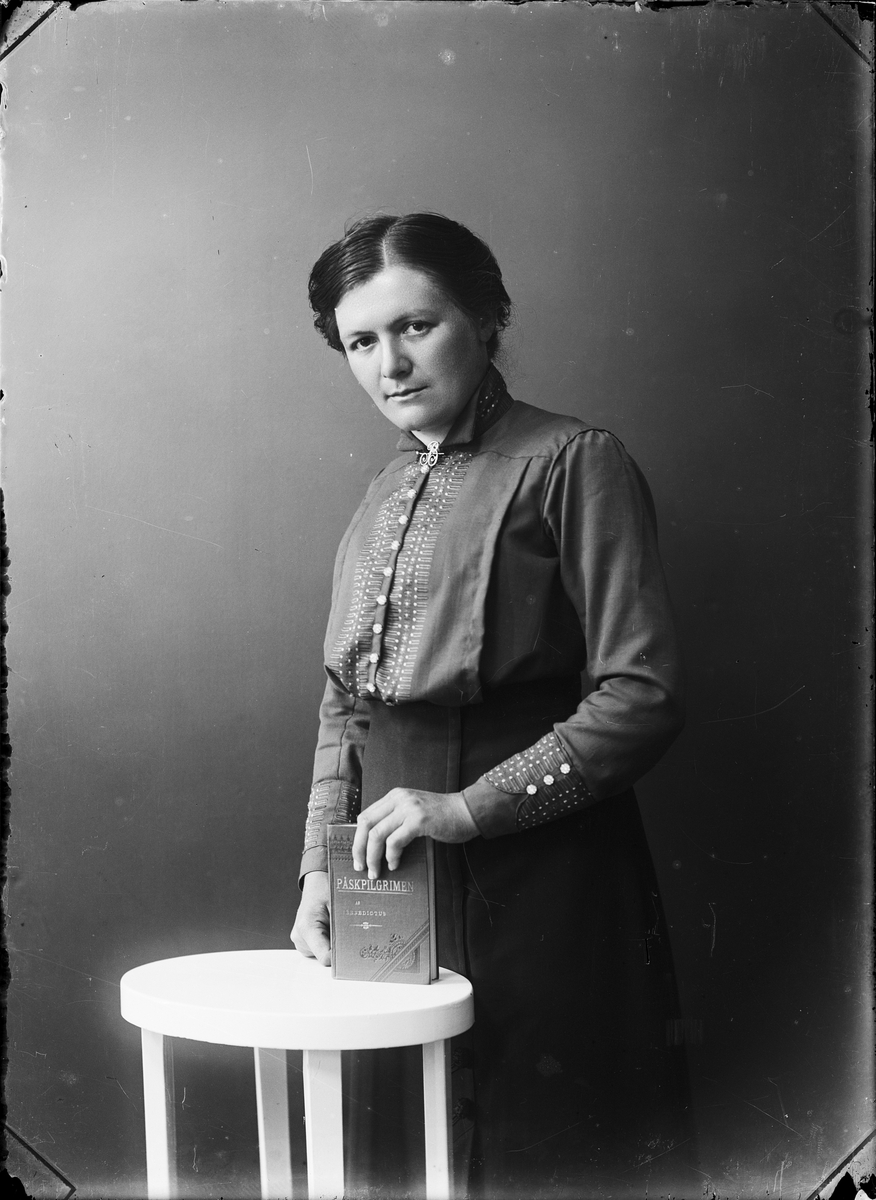 Skötsner-Edhlund, Ateljéporträtt - Beda Mattsson, Östhammar, Uppland