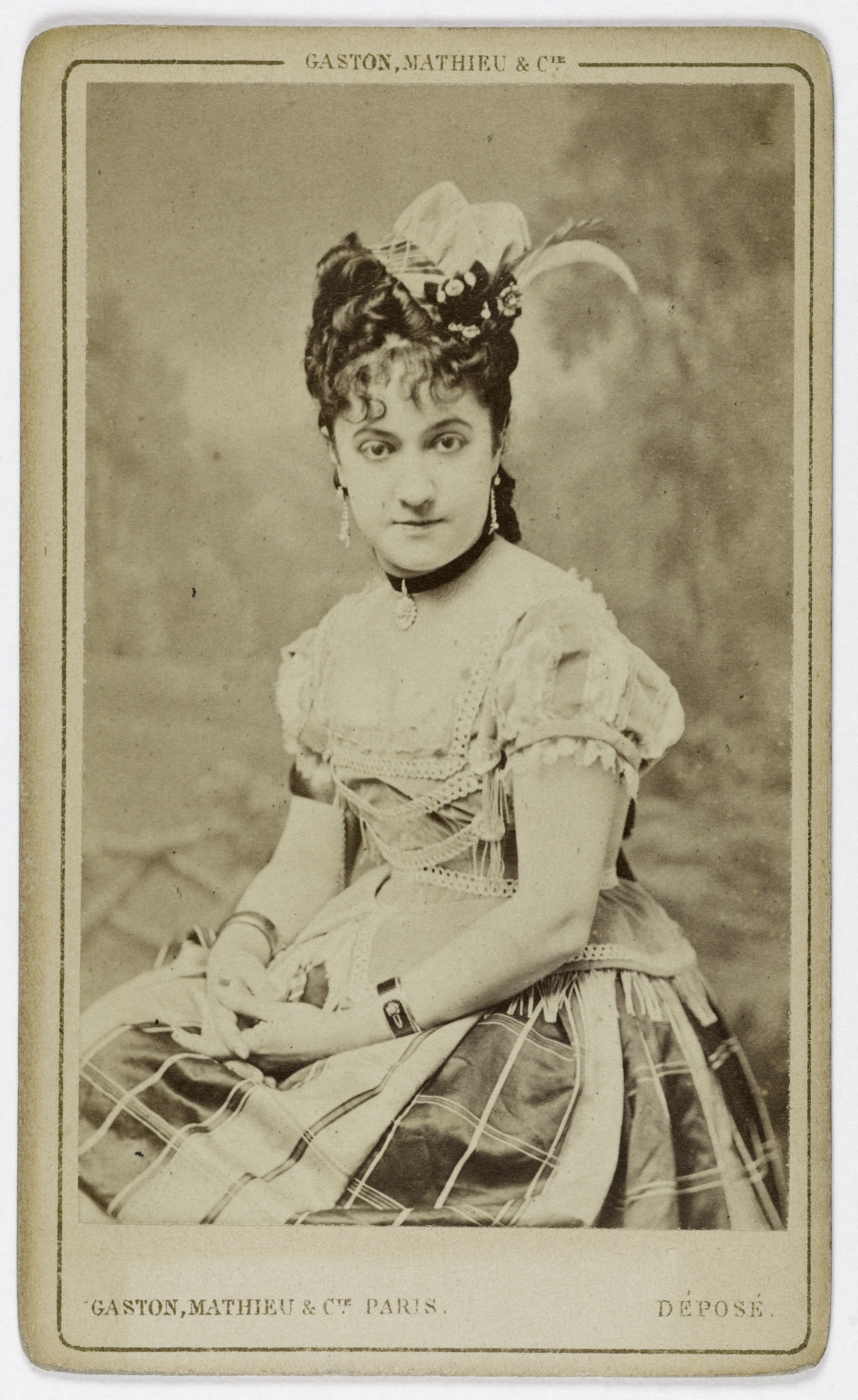 Mathieu & Cie Gaston, Portrait de Dordon (actrice au théâtre des Menus-Plaisirs)