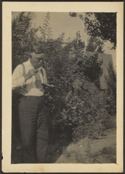 Louis Fleckenstein, [Fleckenstein Eating in a Garden]