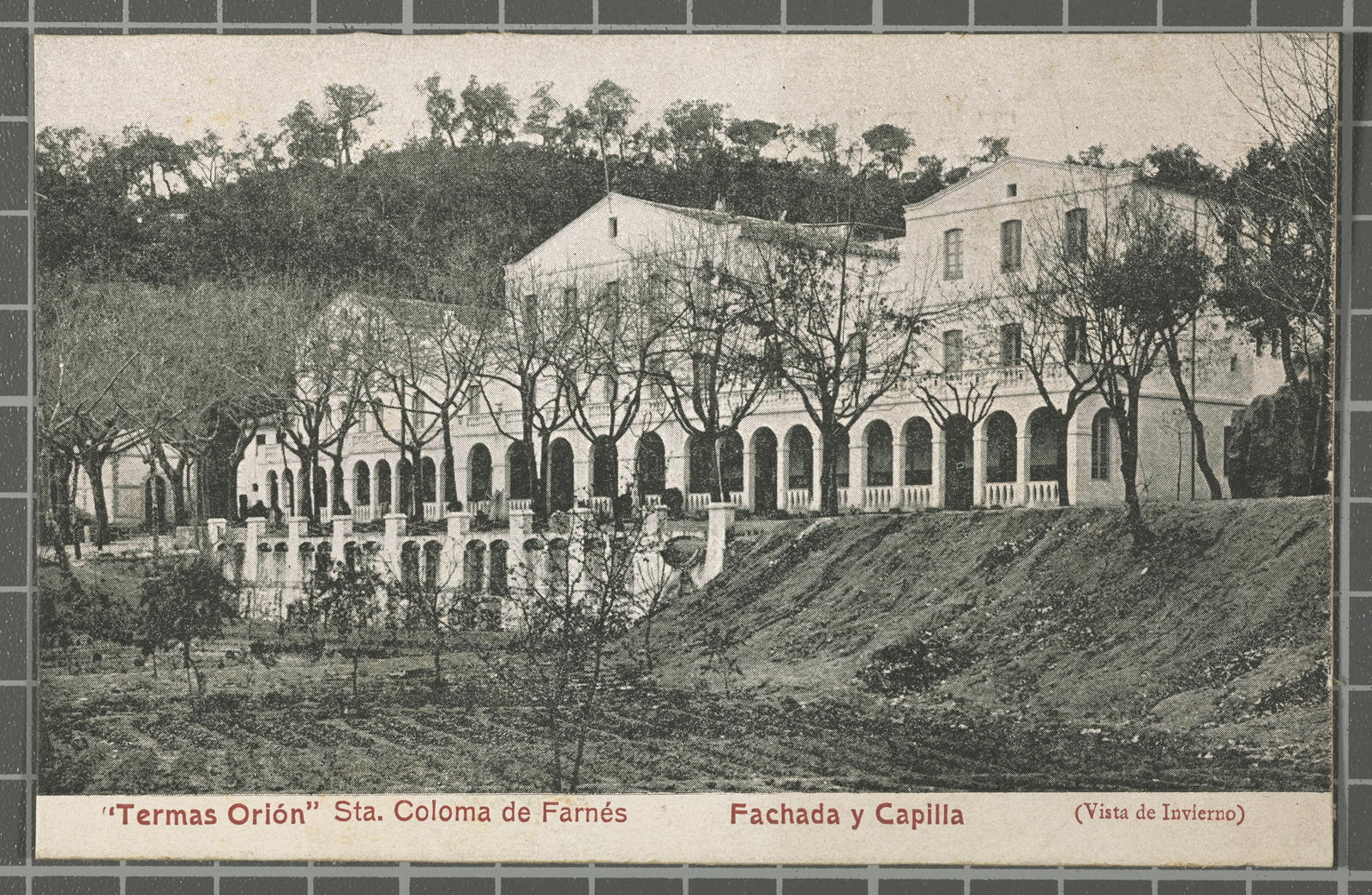 Desconegut, Termas Orion Sta. Coloma de Farnés. Fachada y Capilla (View of Invierno)
