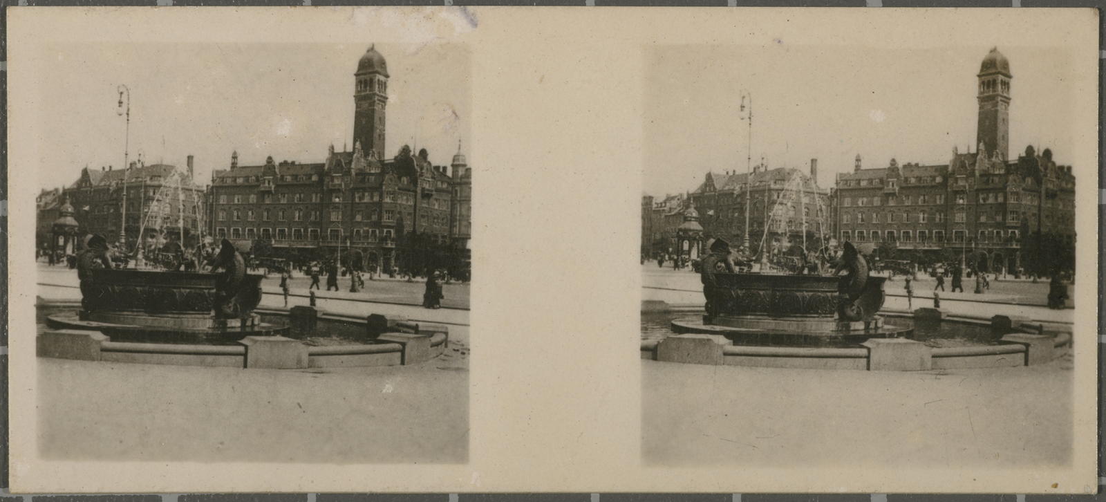 Desconegut, N.º 81. Kjöbenhavn (Copenhague) - Raadhusplads.