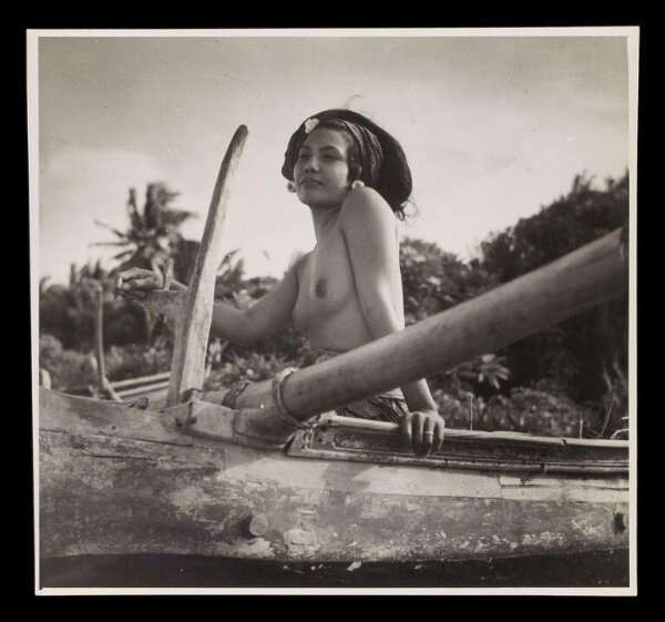 Hardy, Bert, Woman on the beach, Bali
